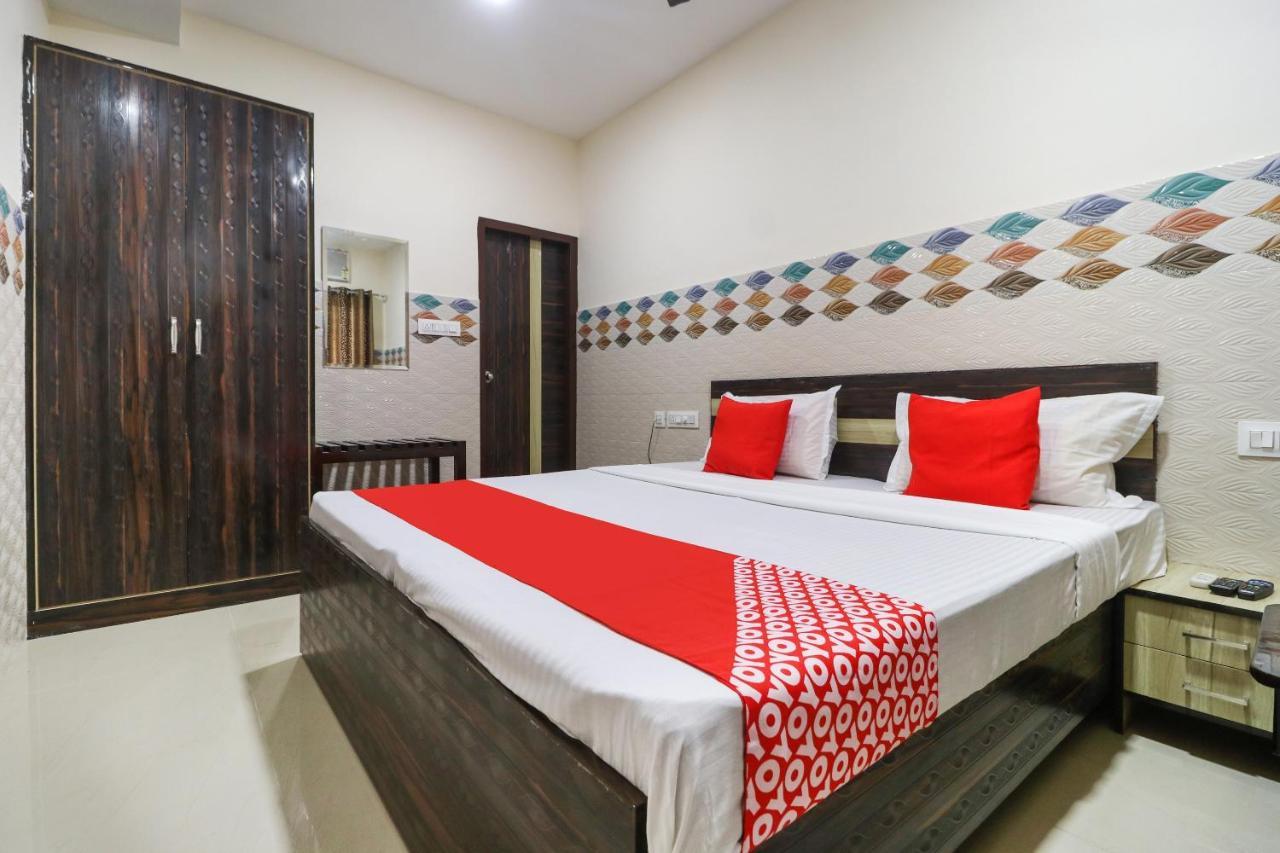 Oyo 49095 Hotel K Fort Abadpura Luaran gambar