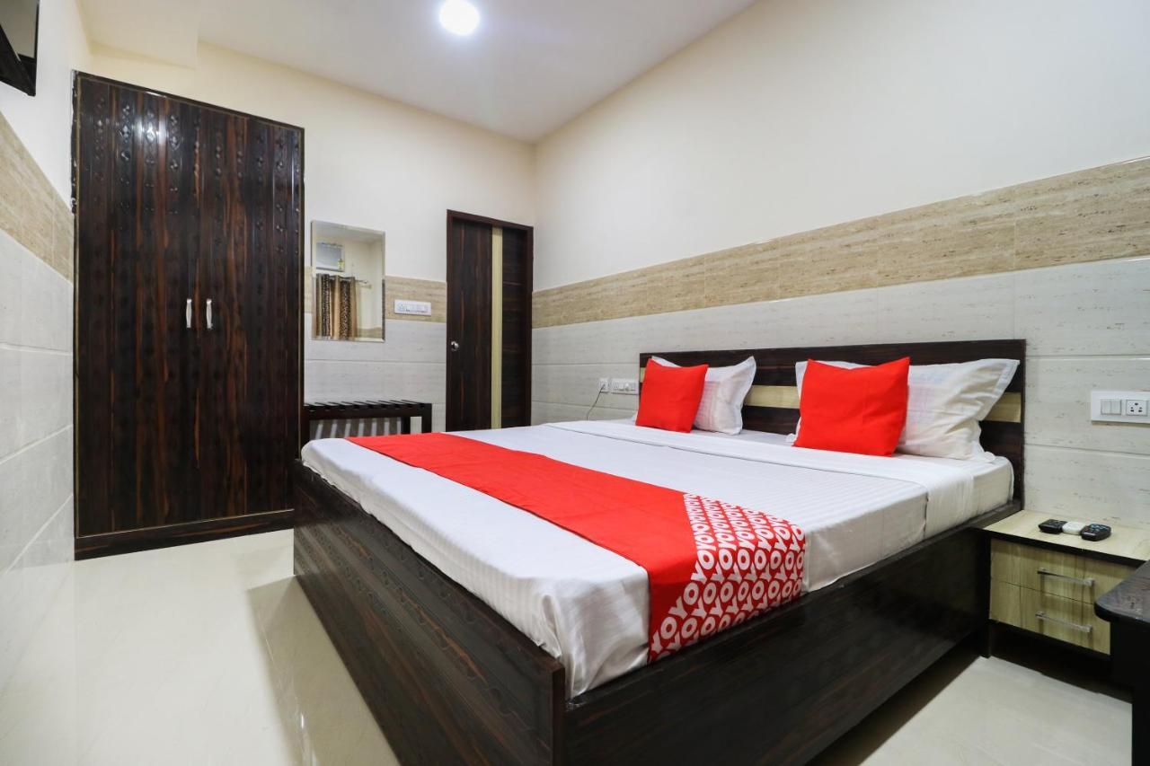 Oyo 49095 Hotel K Fort Abadpura Luaran gambar