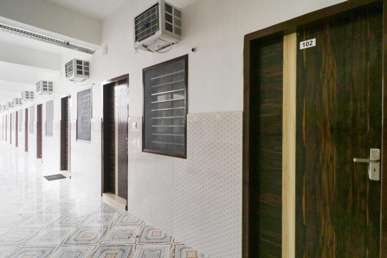 Oyo 49095 Hotel K Fort Abadpura Luaran gambar