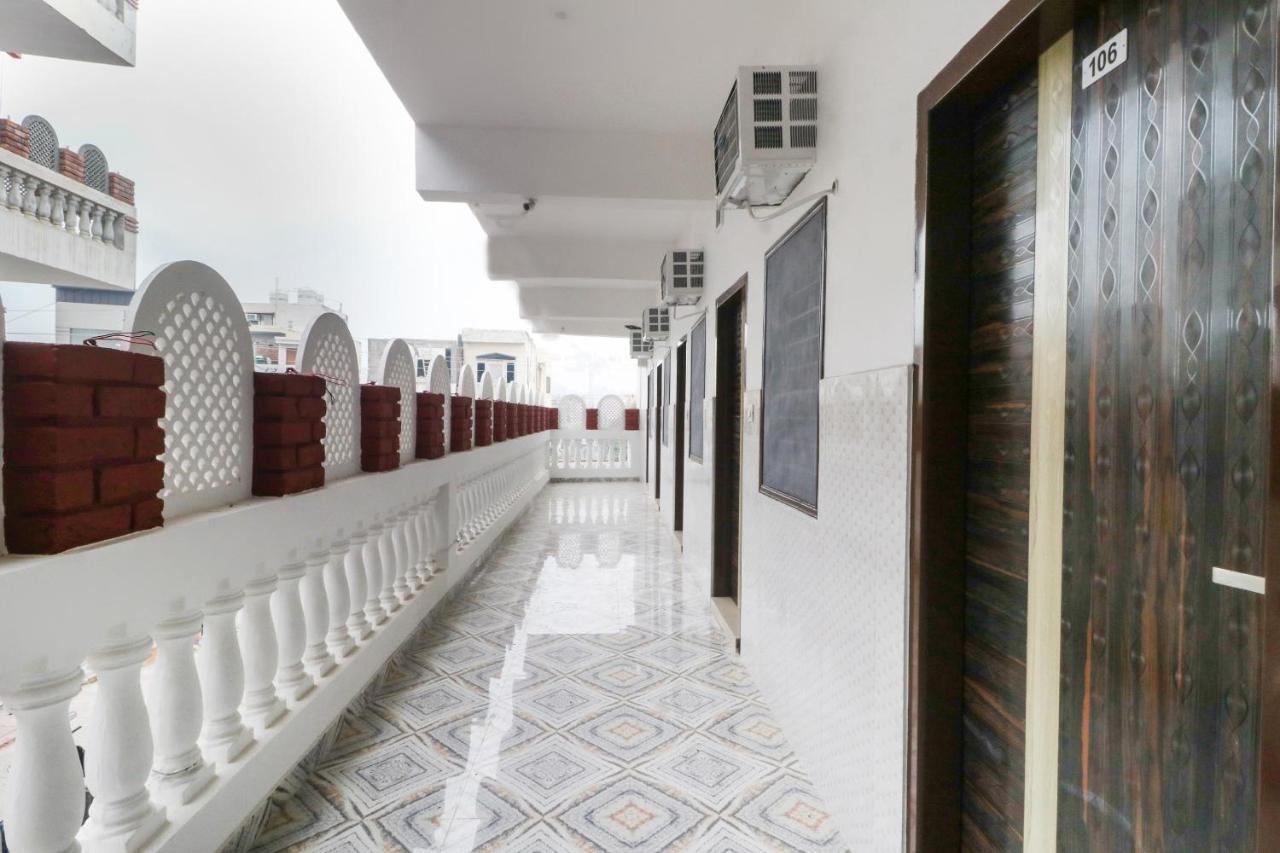 Oyo 49095 Hotel K Fort Abadpura Luaran gambar