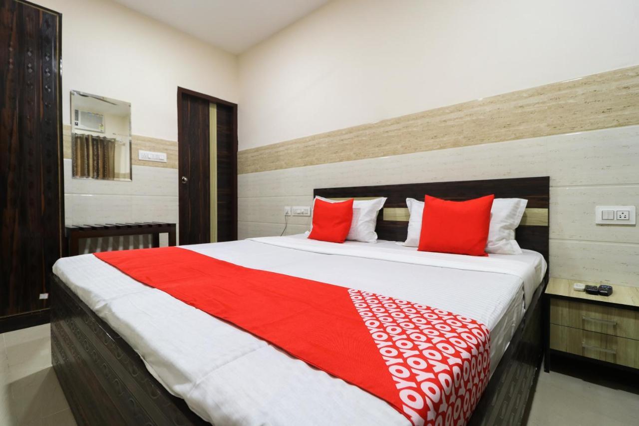 Oyo 49095 Hotel K Fort Abadpura Luaran gambar